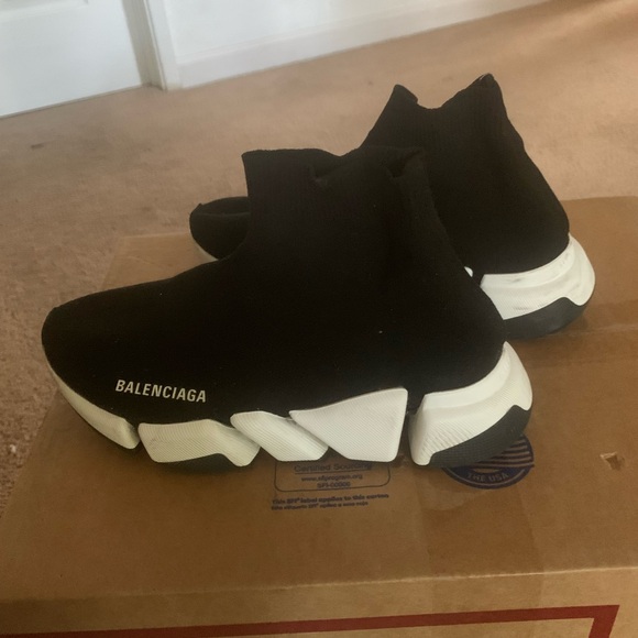 Balenciaga Trainer Shoes. Size 7. Scuffs on back of one shoe. Fair condi… - Picture 2 of 7